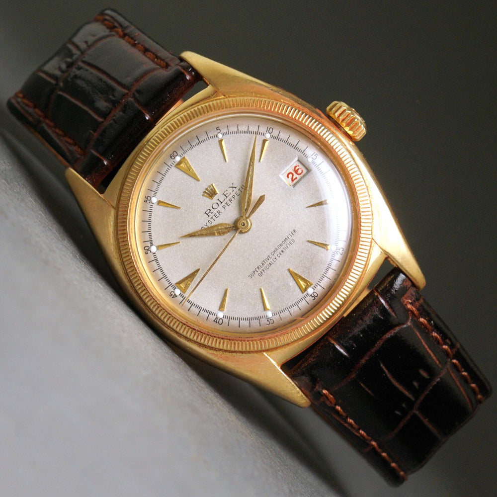 Stunning 1950 Rolex 6031 Ovettone 18K Yellow Gold Mans Roulette Wheel Date Watch