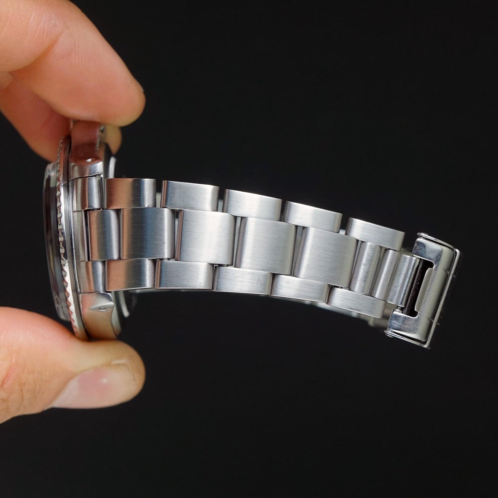 Stunning 2002 Rolex 16610 Submariner Stainless Steel Watch SEL, Holes Case, XLNT Olde Towne Jewelers, Santa Rosa CA.