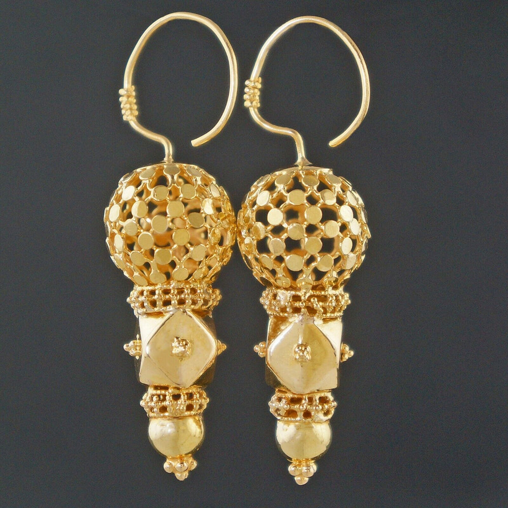 Etruscan Revival Solid 18K Yellow Gold Geometric Filigree Drop Dangle Earrings, Olde Towne Jewelers, Santa Rosa CA.