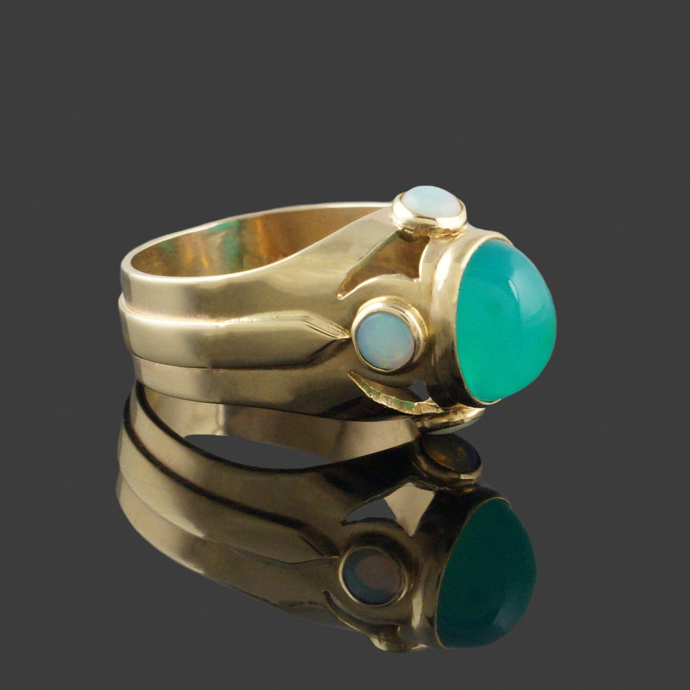 Modernist Solid 14K Yellow Gold 1.50 Ct Chrysoprase Cabochon 1.20 CTW Opal Ring
