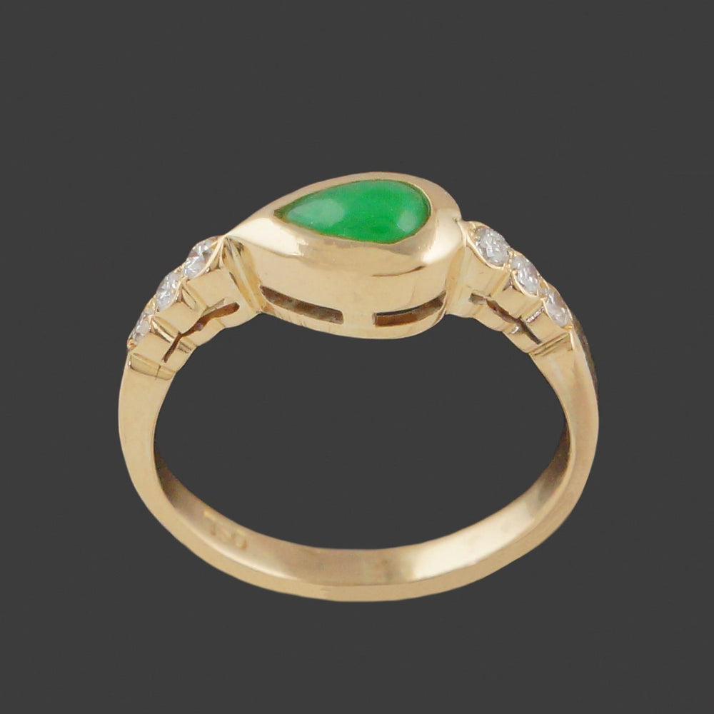 Vintage Solid 18K Yellow Gold, Pear Green Jade Cabochon & Diamond Estate Ring, Olde Towne Jewelers, Santa Rosa CA.