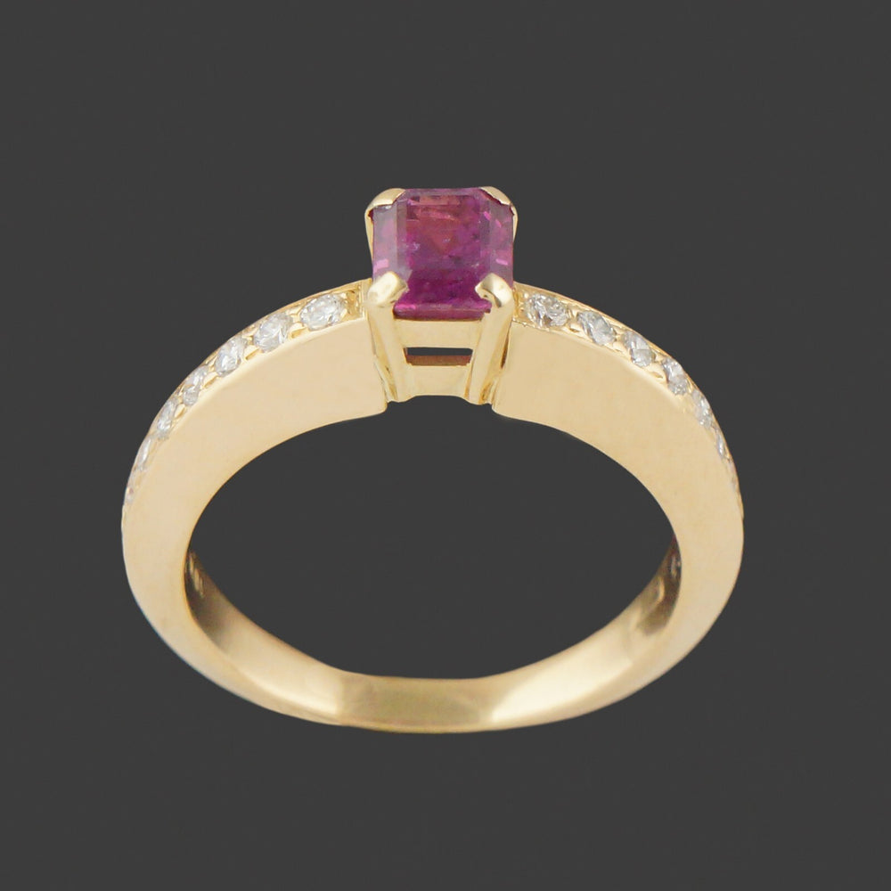 Solid 18K Yellow Gold, Pink Sapphire & Pavé Diamond Tapered Estate Ring, Olde Towne Jewelers, Santa Rosa CA.