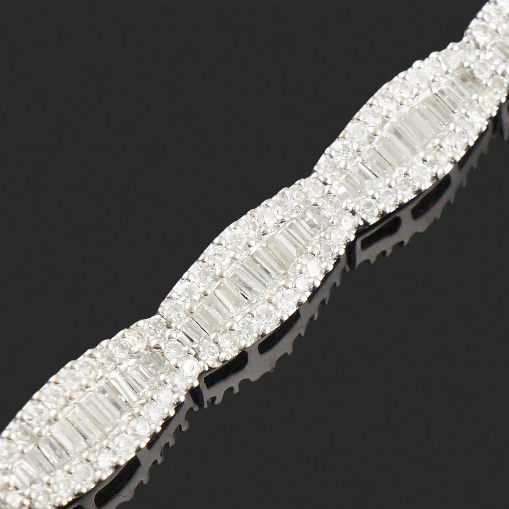 Elegant Solid 18K Gold & 6.12 CTW Baguette & RBC Diamond Link 6" Estate Bracelet, Olde Towne Jewelers, Santa Rosa CA.