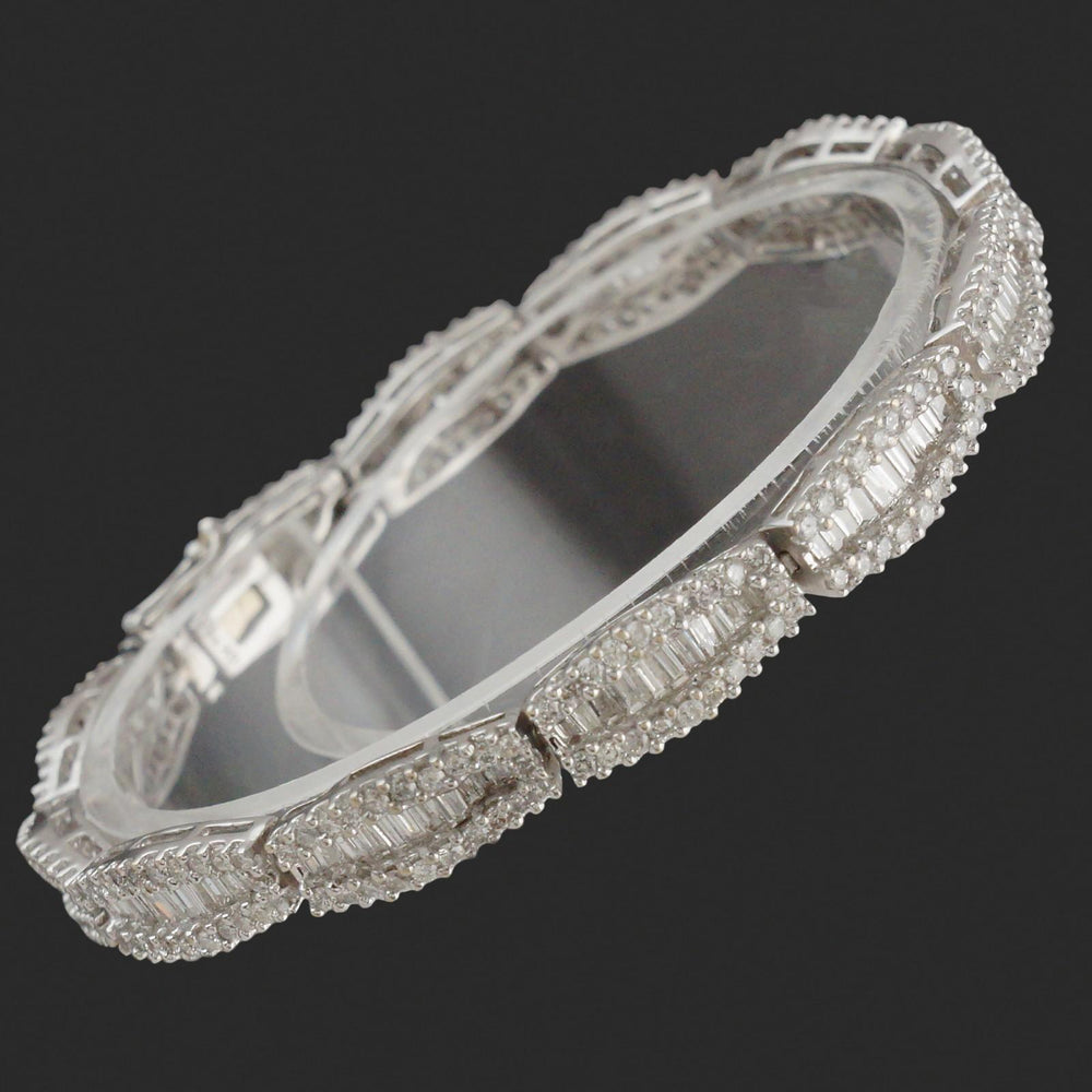 Elegant Solid 18K Gold & 6.12 CTW Baguette & RBC Diamond Link 6" Estate Bracelet, Olde Towne Jewelers, Santa Rosa CA.