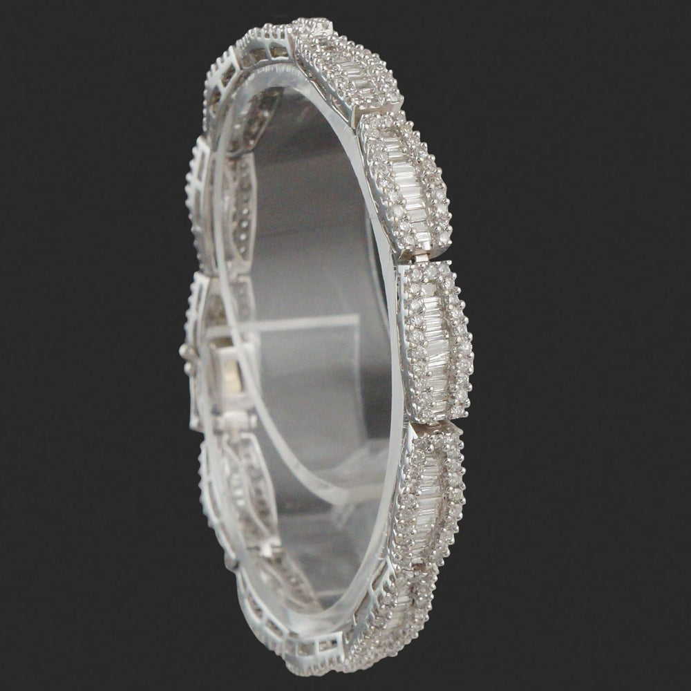 Elegant Solid 18K Gold & 6.12 CTW Baguette & RBC Diamond Link 6" Estate Bracelet, Olde Towne Jewelers, Santa Rosa CA.