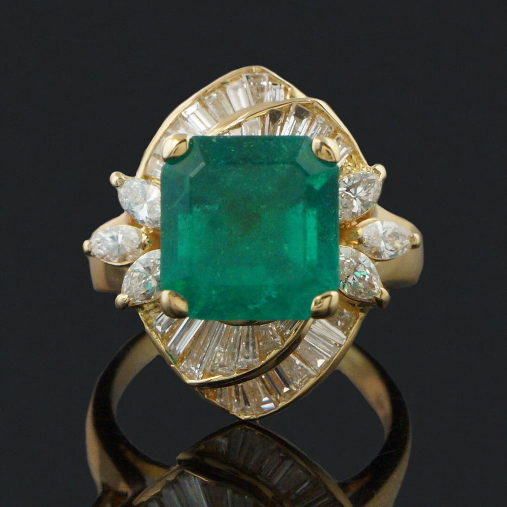 Solid 18K Yellow Gold 7.5 Ct Emerald & 2.75 CTW Baguette Diamond Estate Ring, Olde Towne Jewelers, Santa Rosa CA.