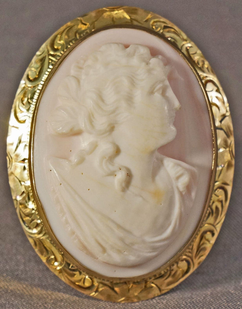Antique Vintage c.1900s Solid Gold & Coral Carved Cameo Pin Brooch Pendant