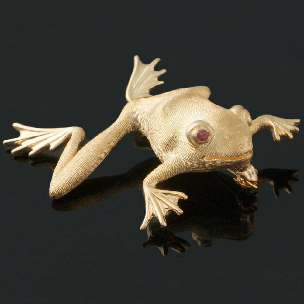 Detailed Brushed Solid 14K Yellow Gold & Ruby 3 Dimensional Frog Pin, Estate Brooch