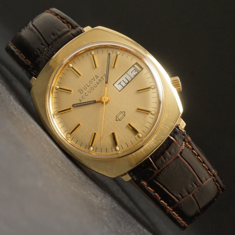 Rare 1976 Bulova Accuquartz Solid 14K Gold Man's Watch, All Original